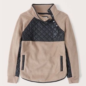 Abercrombie & Fitch Quilted Asymmetric Snap Up Fleece